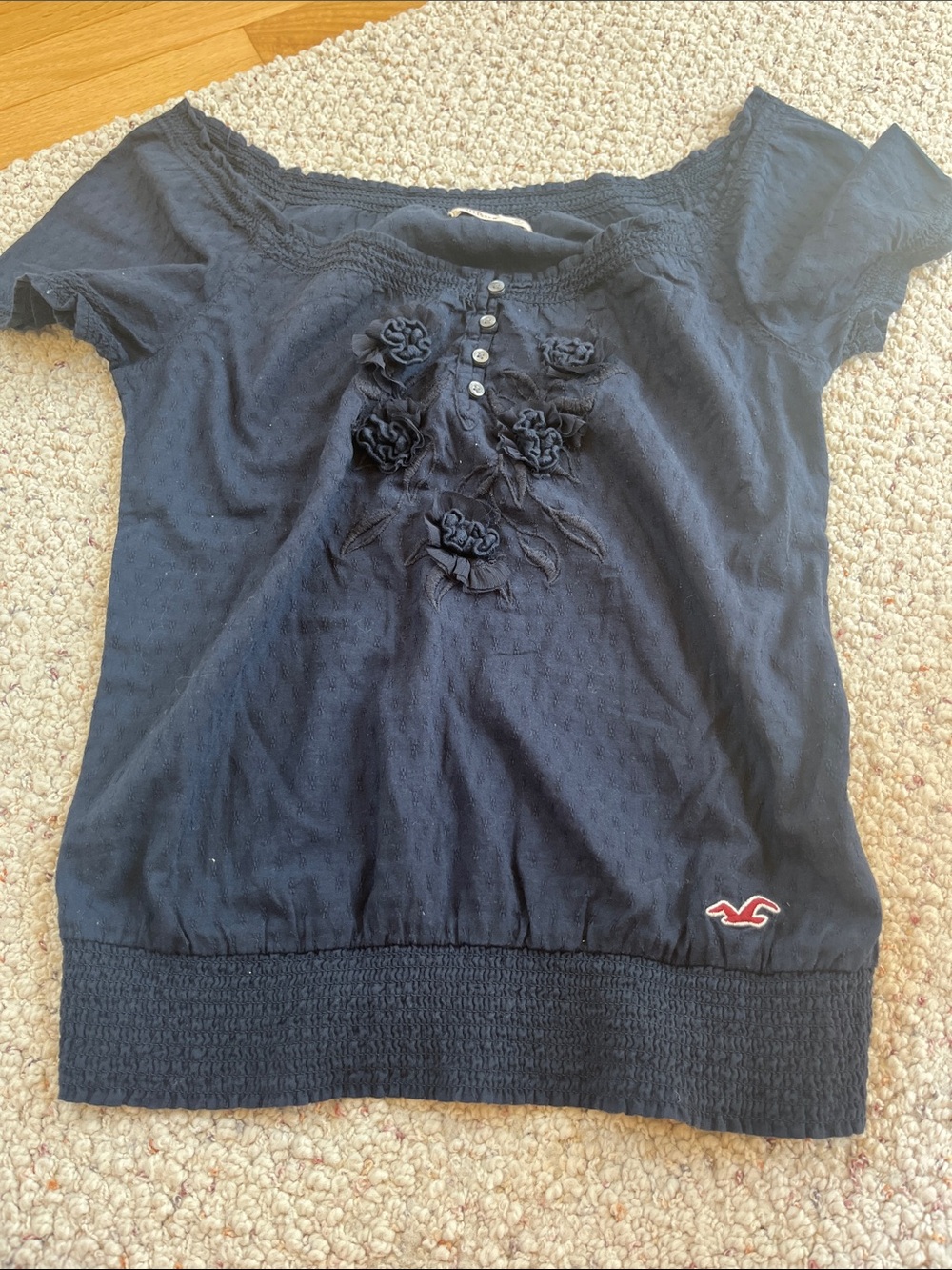 Hollister Navy Short Sleeve Floral Rosette Top